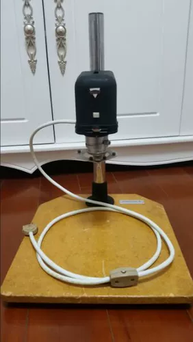 Уронить!В 1960 -х годах 16 -миллиметровая микроам -камеры, поддерживающая профессиональная черно -белая темная машина для усиления комнаты