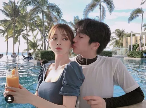 Специальная женская сеть красная и такая же бикини горячий весен