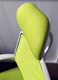Головка кресла офисного компьютера наклонилась на высоту подушки с подушкой, и короткий может отрегулировать стул, чтобы получить устройство увеличения шеи