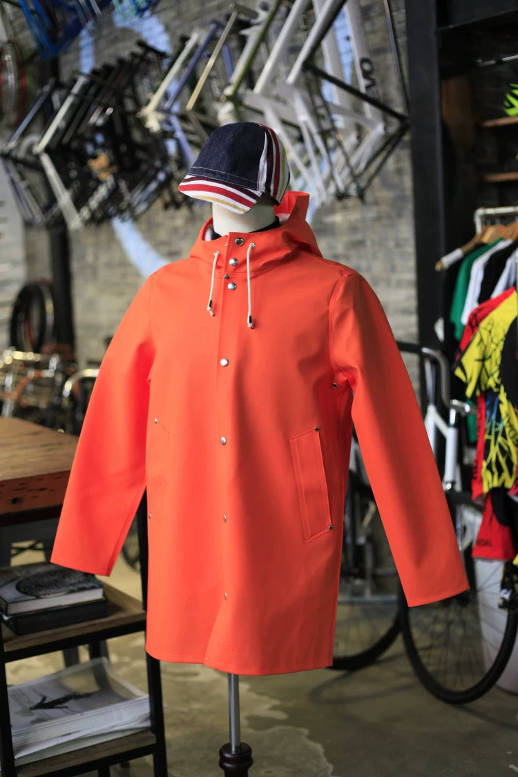 Плащ-дождевик Swedish бренда Stutterheim Stockholm водонепроницаемый хлопковый дождевик с липким покрытием