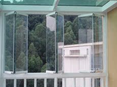 Балконное окно 海口封阳台 无框折叠窗 有框折叠窗 全开窗户