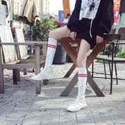 2018 mùa hè mới Hàn Quốc phiên bản của vớ đàn hồi ống dài nữ khởi động thoáng khí cao để giúp bóng đá vớ một của phụ nữ giày ins giày