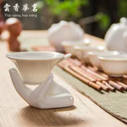 Trà trắng tay trà lọc trà trà trà trà trà gốm sứ sáng tạo trà lọc phụ kiện trà - Trà sứ