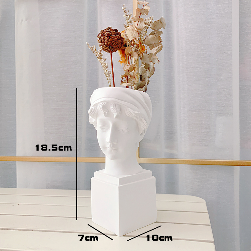 British Girl Ornamentsins Retro flower arrangement vase David statue Cosmetic brush bucket a living room Home Furnishing Gypsum Sculpture Dried flower decorate Ornaments