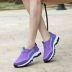 Mùa hè lưới thoáng khí trung niên giày chạy nữ già giày đi bộ mẹ giày thể thao mềm dưới non-slip pedal giày thể thao đế cao Giày chạy bộ