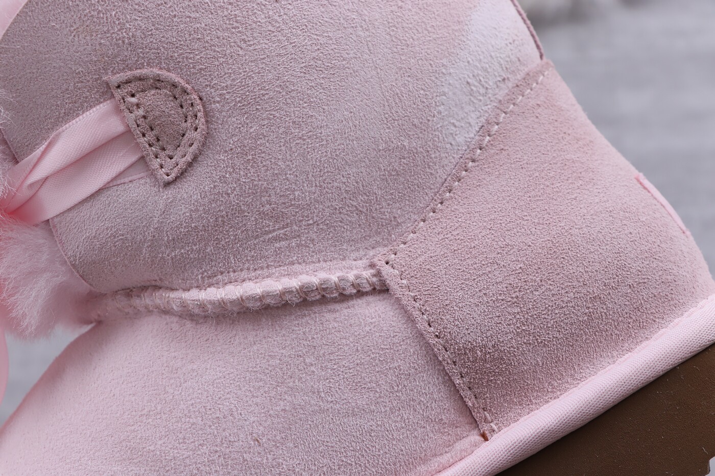 限尺码 UGG Gita Bow Mini 吉塔 经典新奇系列 蝴蝶结迷你短靴 女式雪地靴 1098360 4.2折.4 海淘转运到手约￥622 国内￥757