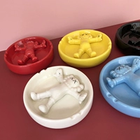 Новая полная версия 2019 года Kaws Ceramics Tide Creative Personalized Personaly Madery Ashtray Ins милый парень -парень