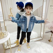 Áo khoác bé gái 2019 mới mùa xuân và mùa thu trẻ em denim mùa xuân lưới màu đỏ trẻ em mặc cô gái trong chiếc áo trẻ em lớn - Áo khoác