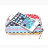 Ноутбук, блок питания, мышка, наушники, сумка для хранения, USB-флеш-накопитель, аксессуары