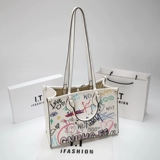 Вместительная и большая модная сумка через плечо, сумка на одно плечо, Гонконг, с медвежатами, коллекция 2023