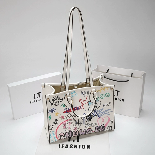 Вместительная и большая модная сумка через плечо, сумка на одно плечо, Гонконг, с медвежатами, коллекция 2023