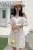 Dora Chaoren Hall Hồng Kông hương vị retro chic từ cổ áo off-vai nếp gấp tie cao eo dây đeo màu rắn đầm đầm xoắn eo cao cấp Váy eo cao