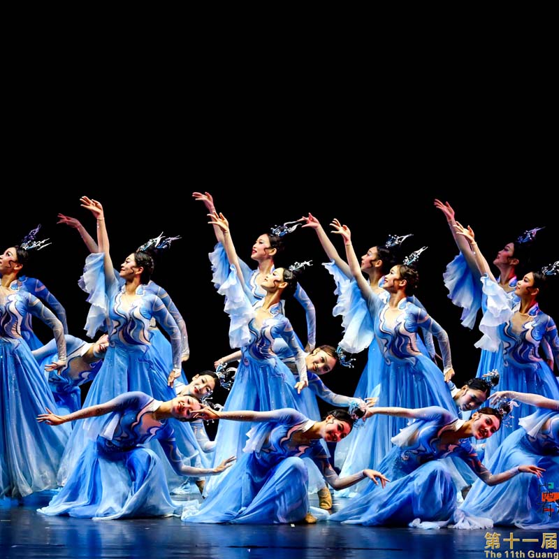 象山水月パフォーマンス衣装同じスタイルの女性グループダンス試験女性のコーラスエレガントな中国風のブルーの古典的なダンス衣装