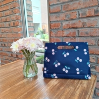 Глубокая синяя вишня сумочка