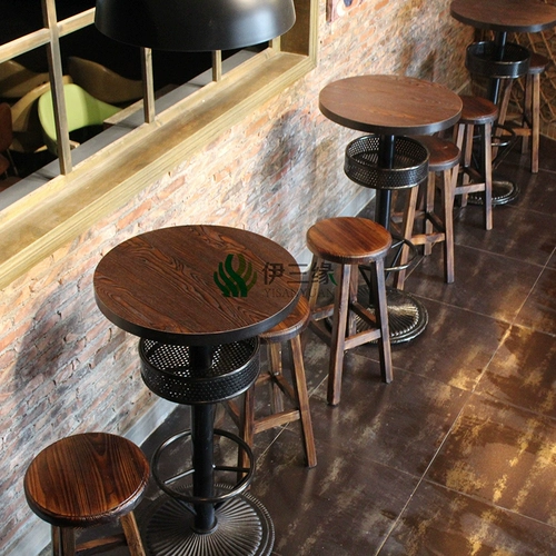 Retro Pure Solid Wood Bar Bar Bar Stool -это старый бар с высоким табуреткой, стол, стул, стул с высоким содержанием в промышленном стиле