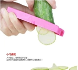 Творческий огурец нарезанный огурец красота красавица огурцы ломтики красота