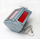 Черно -белая комната Американский Томас Томас Профессиональный темная комната Светлый свет.