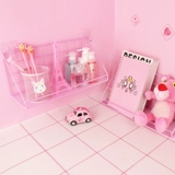 Различные артефакты хранения в стене с общежитием -спальня на крышке стены на стене на стене на стене на стене