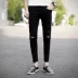 Chân nhỏ bó sát quần jean nam quần nam thời trang quần Hàn Quốc mùa xuân và mùa hè dây kéo cổ điển đen quần mỏng - Quần jean