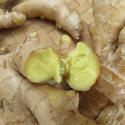 新鲜姜 生姜 老姜 小黄姜广西农家pk云南红河山区桂林特产2斤包邮--我