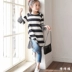 Quần áo mùa thu cha mẹ trẻ em 2018 mới phụ nữ mẹ phiên bản Hàn Quốc của bé gái mùa thu khâu váy len sọc bộ gia đình mặc tết Trang phục dành cho cha mẹ và con