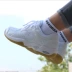 New Đan Mạch FZ FORZA cầu lông giày nam giới và phụ nữ bóng chuyền giày bóng bàn giày nhỏ màu trắng siêu nhẹ chịu mài mòn chống trượt Giày cầu lông