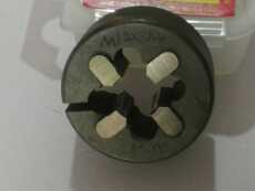 Набор метчиков и плашек t型钨钢板牙t10*2