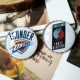 Phiên bản mới của NBA Hoa Kỳ đầy đủ bộ huy hiệu đội bóng rổ bộ sưu tập kỷ niệm của đội bóng Curry James Kobe Warriors Knight - Trâm cài