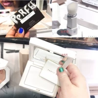 Британцы купили место Fenty Rihanna Rihann