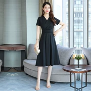 Váy đen nhỏ 2019 hè mới của phụ nữ khí chất thời trang V-cổ ngắn tay đầm eo thon đầm rộng - Váy eo cao
