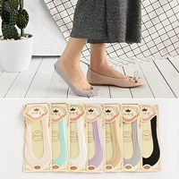 6 cặp băng lụa thuyền vớ nữ vô hình cotton dưới nông miệng vớ đôi silicone non-slip vô hình vớ nữ vớ cổ ngắn