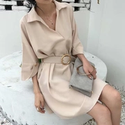 Hồng Kông hương vị chic retro POLO cổ áo đơn ngực màu rắn áo váy nữ cao eo năm điểm tay áo dài ăn mặc triều