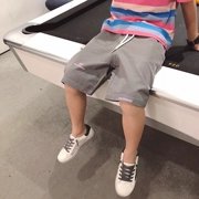 Quần áo trẻ em mùa hè mới 2019 Phiên bản Hàn Quốc của quần vải bé trai chữ nhỏ trong quần short bé trai thủy triều thường năm quần short - Quần