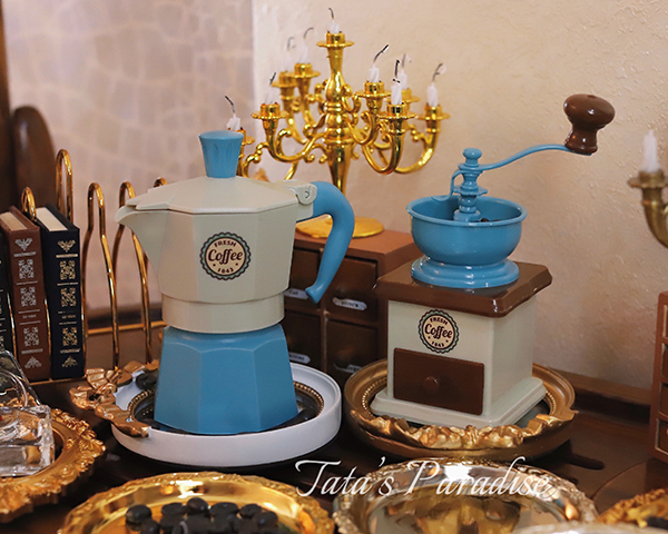 Aegean Coffee Machine + Coffee Pot1 / 3 points uncle BJD.SD Baby House Photo Props Mini simulation parts Retro Hand shake Coffee machine Coffee pot
