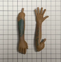 C. Слушайте меньше татуировок