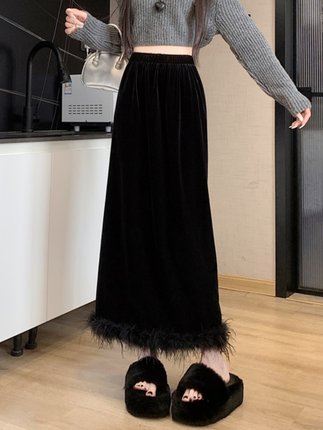 今年の流行気品ベルベットの半身スカート女性2023新型秋のペンダント感A字梨の形のロングスカート