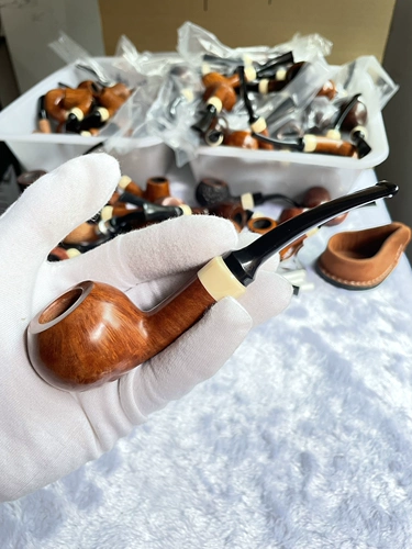 Настоящий снимок оригинального цвета дерева, дровяной дымовой пламя, полного 9 -миллиметрового фильтрации дымохода, в основном без песчаных глаз