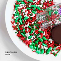 Красные, зеленые и белые костыли деревьев бусины