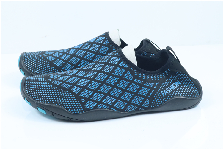 Zh-175 Black BlueBroken code Pick up the leak Running shoes Upstream shoes Parenting outdoors Barefoot Running shoes Quick drying Wading Hiking shoes lovers Diving shoes