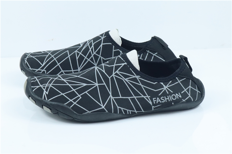 Navy BlueBroken code Pick up the leak Running shoes Upstream shoes Parenting outdoors Barefoot Running shoes Quick drying Wading Hiking shoes lovers Diving shoes