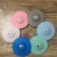 Один случайный цвет дренажа летящей блюдцевой блюдки