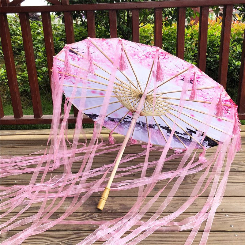 Цветы кисти зонтики. Зонтик Хуа Чена. Китайский зонт с кисточками.