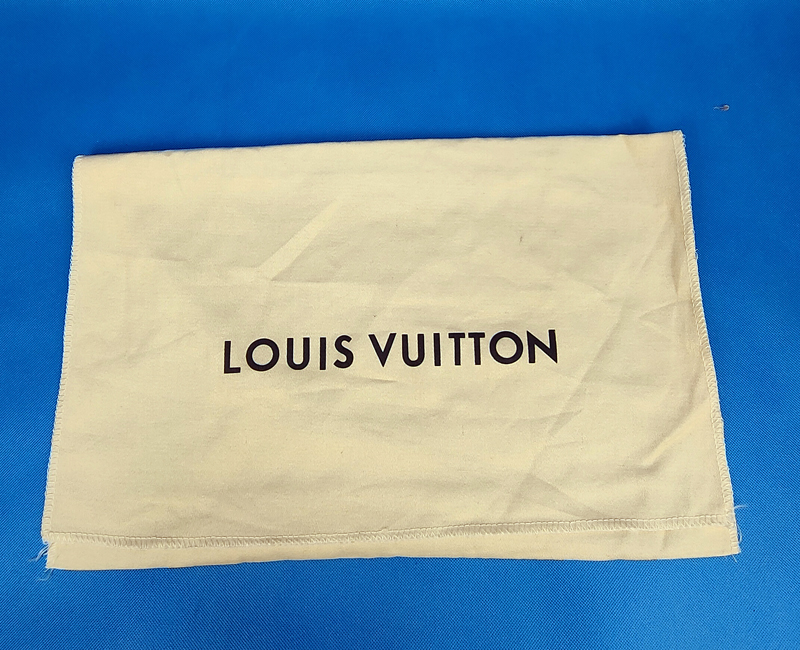 Original Flip Medium Dust Bagoriginal edition LV paper bag Gift bag portable Bag clothes scarf Box Bag money Jewelry box Dustproof bag packing box