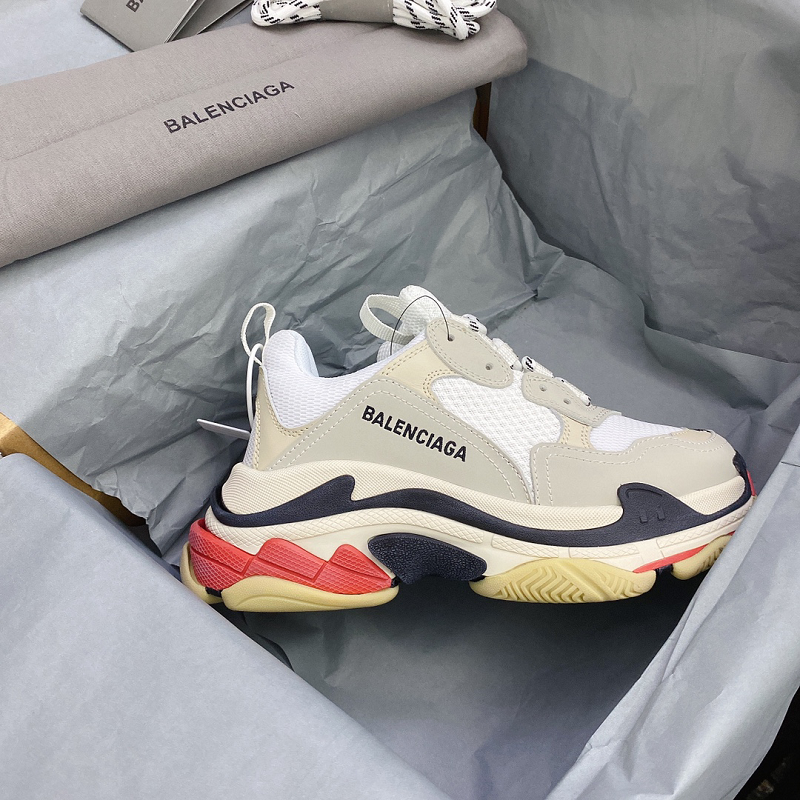 Greyish RedParis Triple s Daddy shoes Make old Retro gym shoes combination air cushion Crystal bottom Home B leisure time men and women shoes