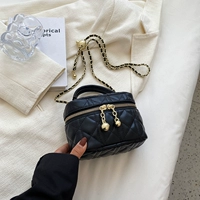 Черный, большой