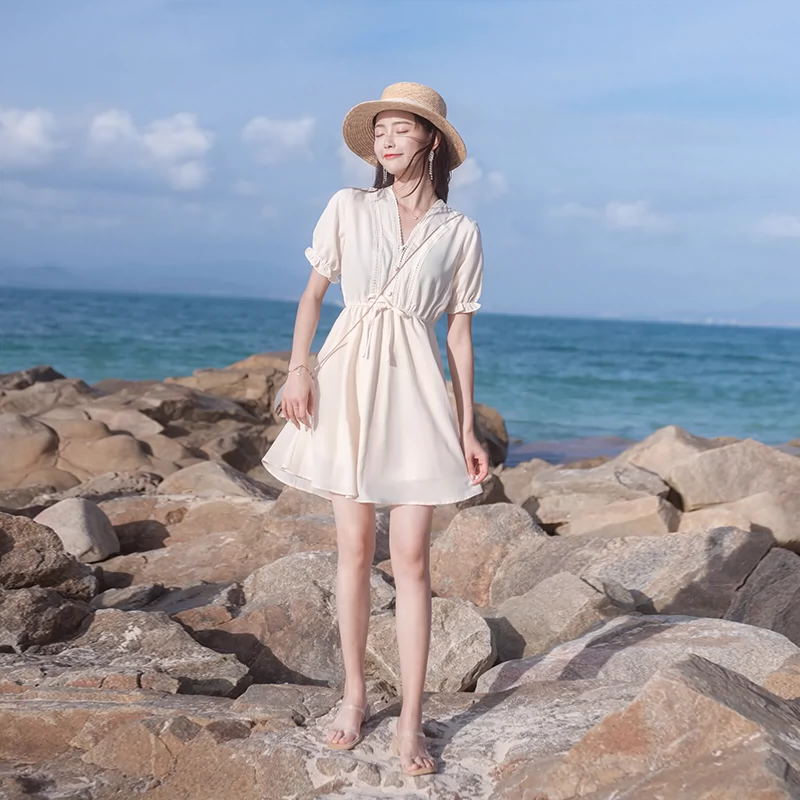 Mùa hè 2021 váy mới của phụ nữ váy đi biển cho người nhỏ kỳ nghỉ bên bờ biển eo gió nhẹ nhàng váy retro - váy đầm