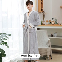 Светло -серый человек с капюшоном