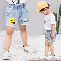 Quần short denim cậu bé 2018 mới 1-3 tuổi bé quần phần mỏng Hàn Quốc phiên bản của lỗ bé mùa hè 4 trẻ em nhỏ của thủy triều quần yếm jean trẻ em