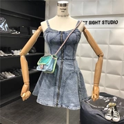 Cái nhìn đầu tiên! 2018 mùa hè mới thời trang dây kéo mỏng eo cao một từ váy sexy backless denim váy