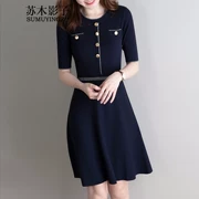 Sumu bóng Oubei Liwei micro-dress 275 # khí chất kim loại khóa cổ tròn băng lụa dệt kim tay ngắn - Quần áo ngoài trời